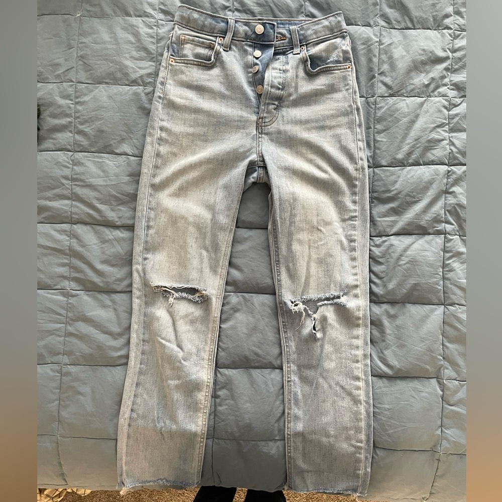 Wild Fable distressed light wash jeans. Size 0